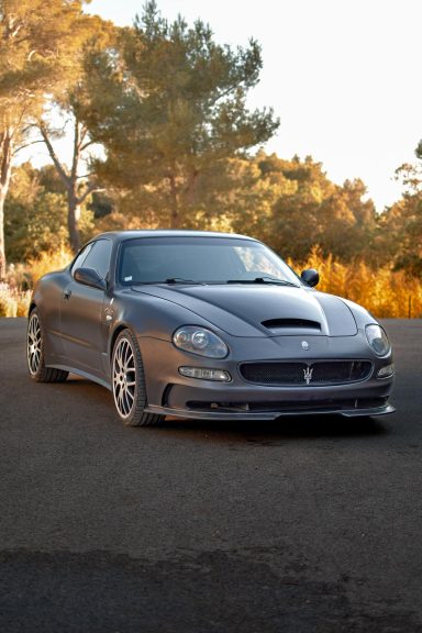 Maserati Coupé Sportina avec kit carrosserie carbone Sportina Design